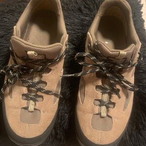 Vibram Timberland Size 8.5 NWOT low top woman’s trail hiking Shoe Brown Black l